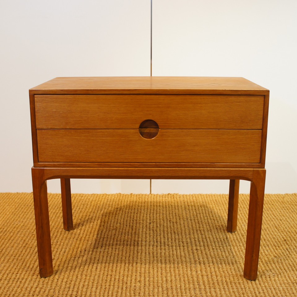 Kai Kristiansen model.384 2段チェスト オーク