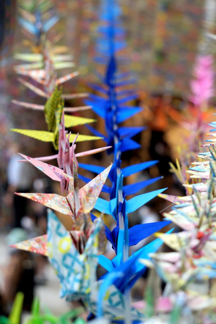 平安 昌美造 折鶴置物 約147g 置物や贈物に】職人の匠の技がつくる