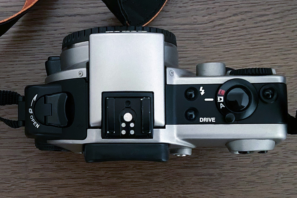 キャノン EOS IXE （APSフイルムカメラ） 平成レトロ キャノン EOS IXE