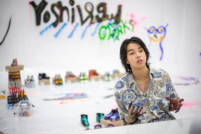 YOSHIが「Clarks ORIGINALS」とコラボレーション。アートに込めた想い