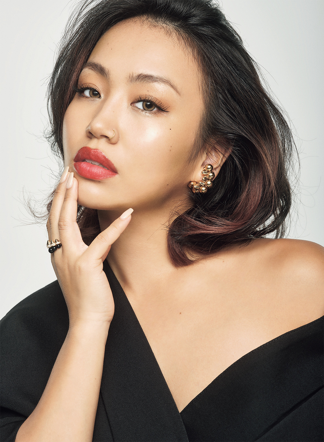 RIEHATAが纏う「クラッシュ ドゥ カルティエ」独創的なスタイルと個性