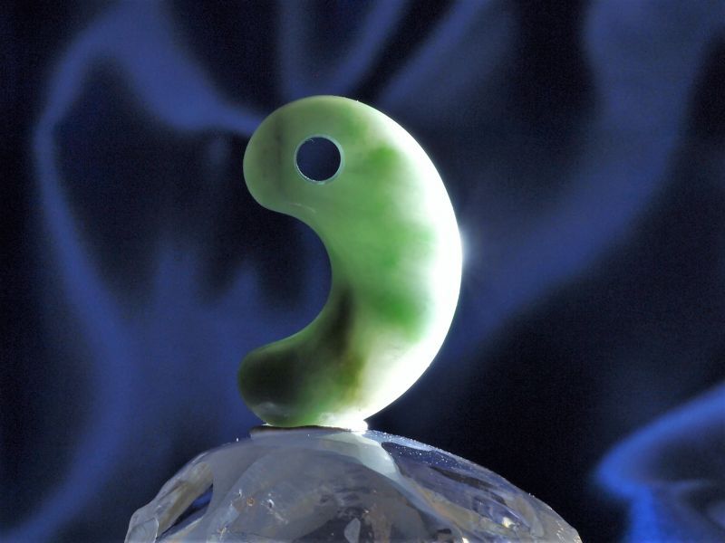 出雲大社・真名井出土勾玉（写し）糸魚川ヒスイ勾玉