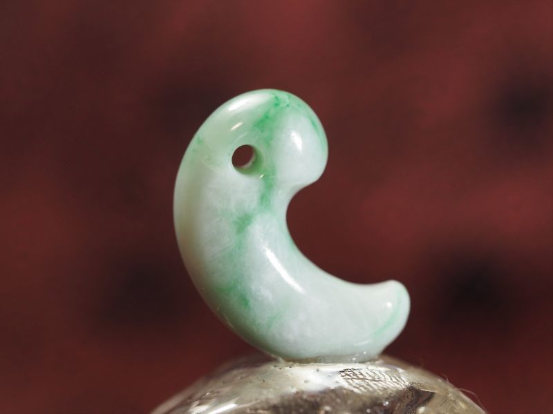 古墳期 出土 超ろうかん糸魚川翡翠勾玉 縄文時代 根付 石器 土器 翡翠