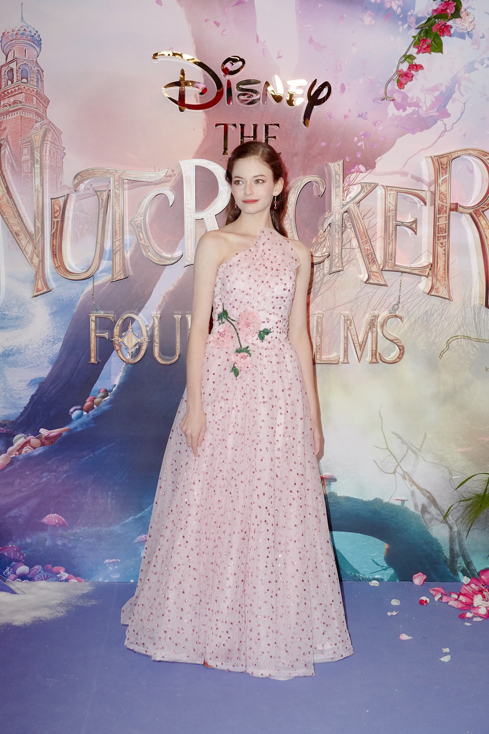 直筆サイン入り写真 マッケンジー・フォイ くるみ割り人形と秘密の王国