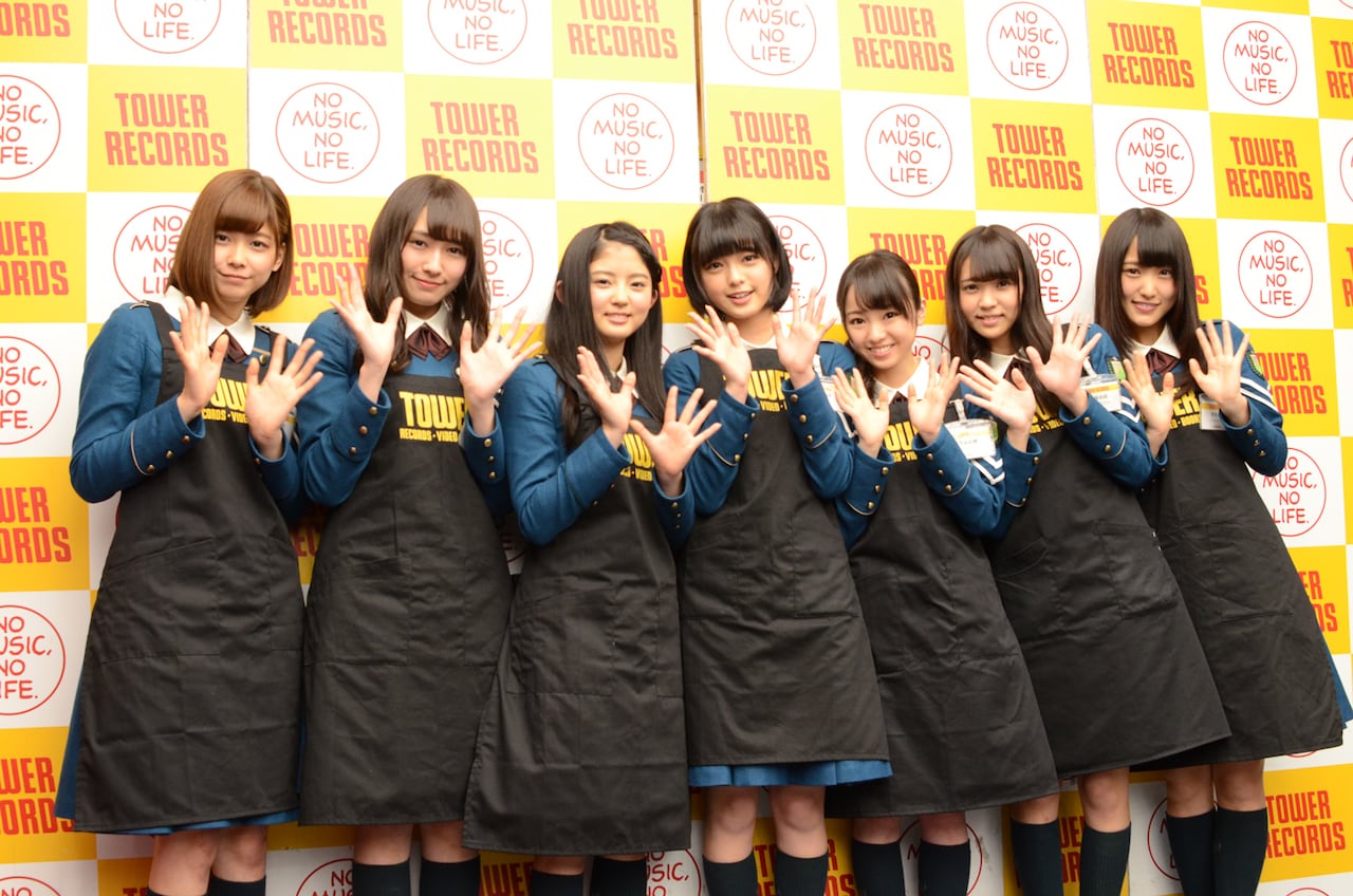 欅坂46、デビュー日に渋谷で1日店員「ここからがスタート」 - 音楽ナタリー