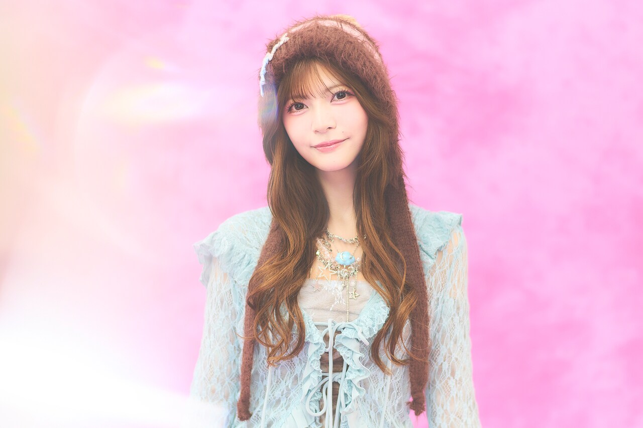 乃木坂46伊藤万理華、22歳の誕生日に1st写真集発売 - 音楽ナタリー