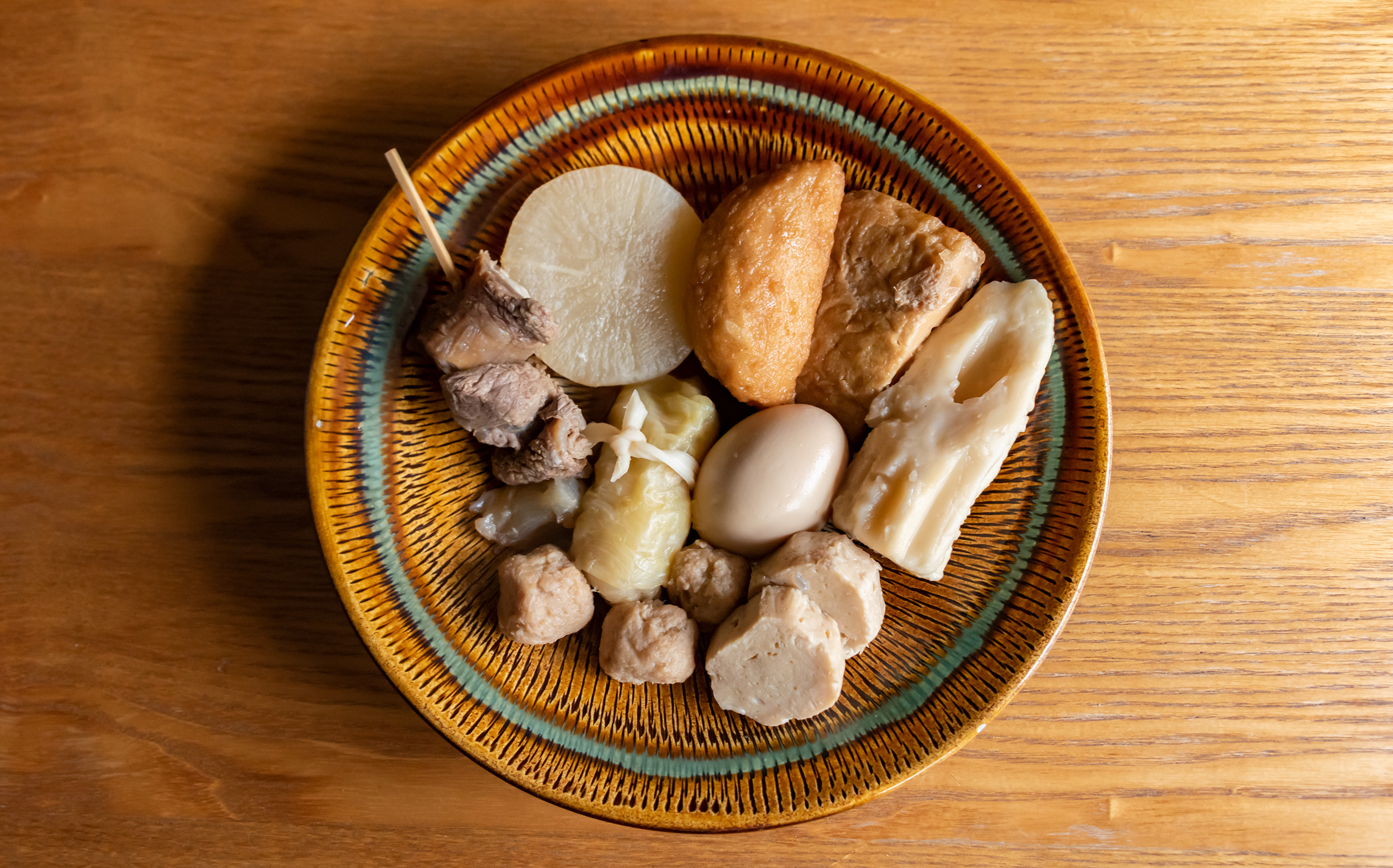 えびすや蒲鉾店（蓮根）のできたておでん - 東京おでんだね