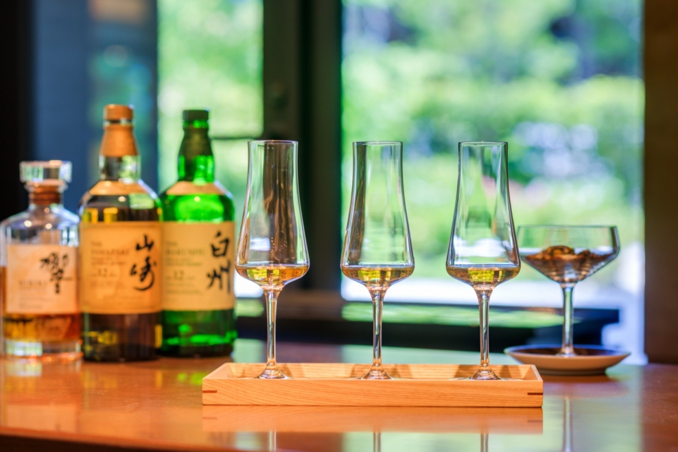 国産ウィスキー飲み比べセット提供開始 | ニュース・トピックス