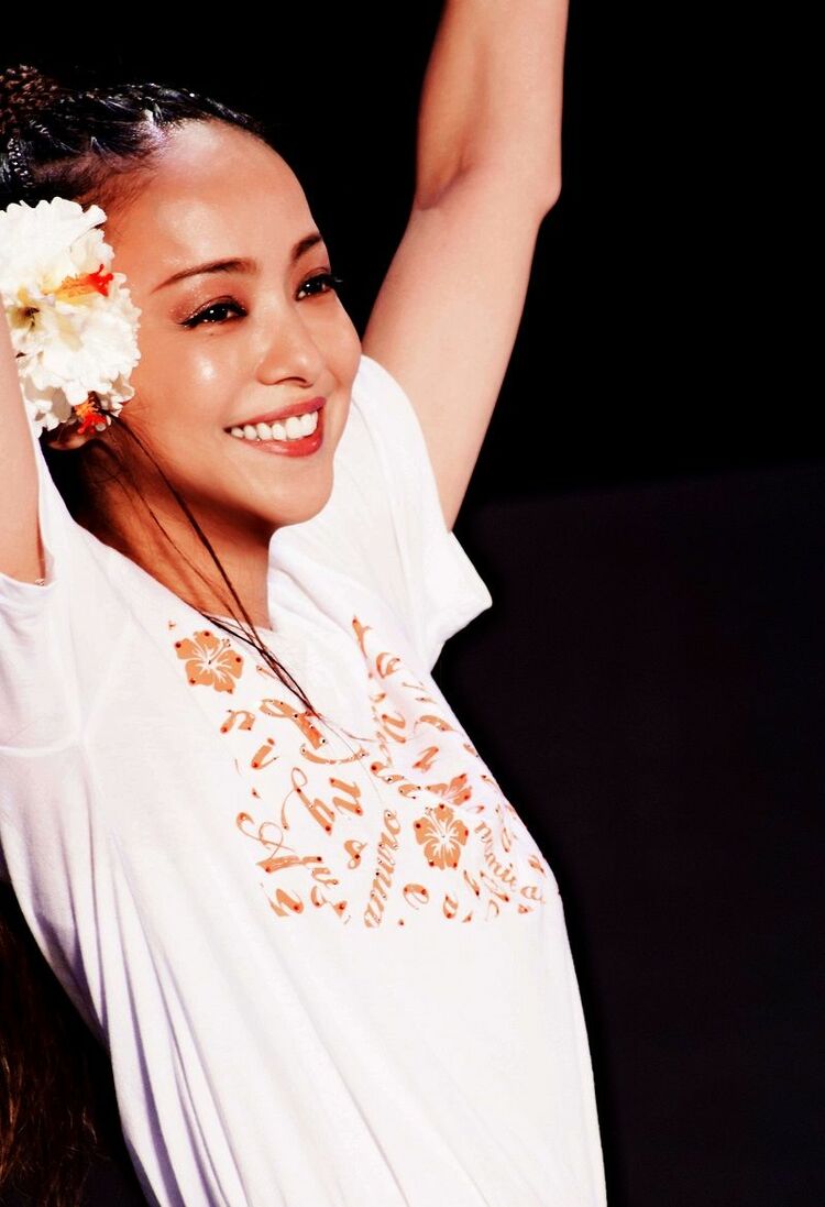 平成の歌姫」功績たたえ 安室さんにタイムス賞特別賞贈呈 | 沖縄