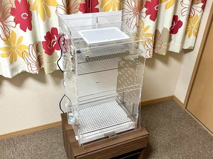 アクリルルームの保温用に暖突(M)を取り付けました ｜ おいらのビバリウム