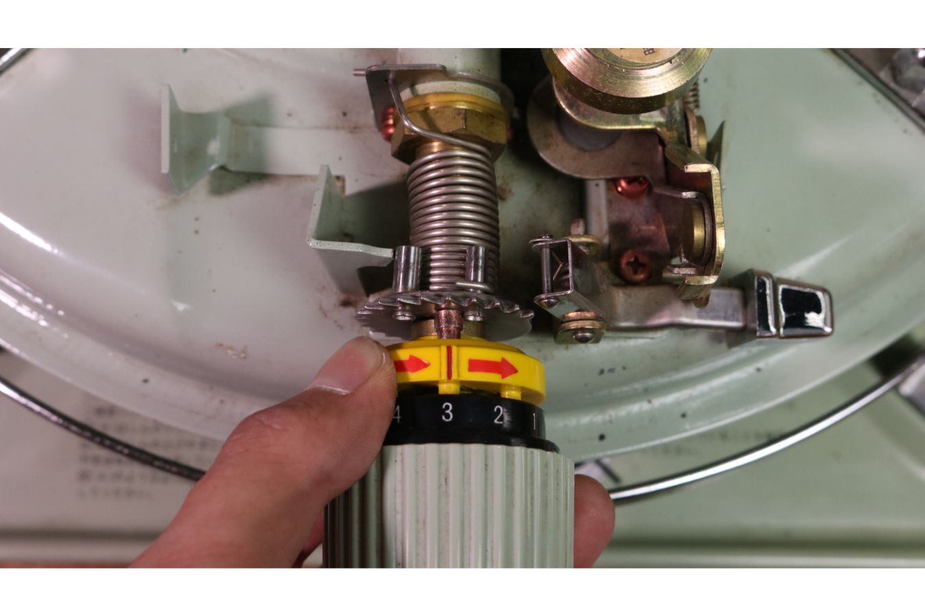 Aladdinアラジン 石油ストーブ 16LP芯交換｜石油ストーブ芯交換 How to