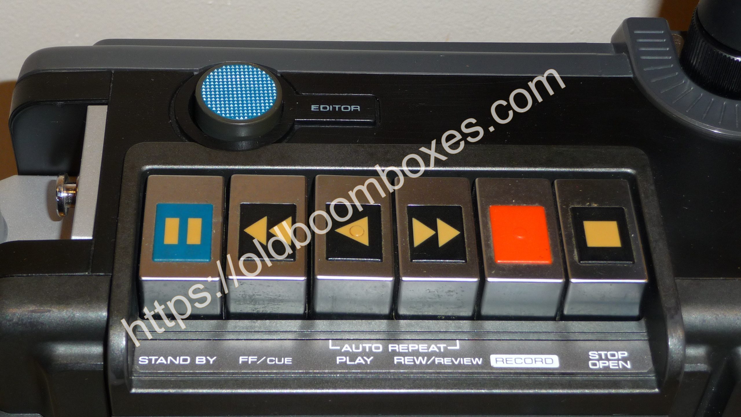 TOSHIBA RT-2800 3 Band Radio Cassette Recorder - Old Boomboxes