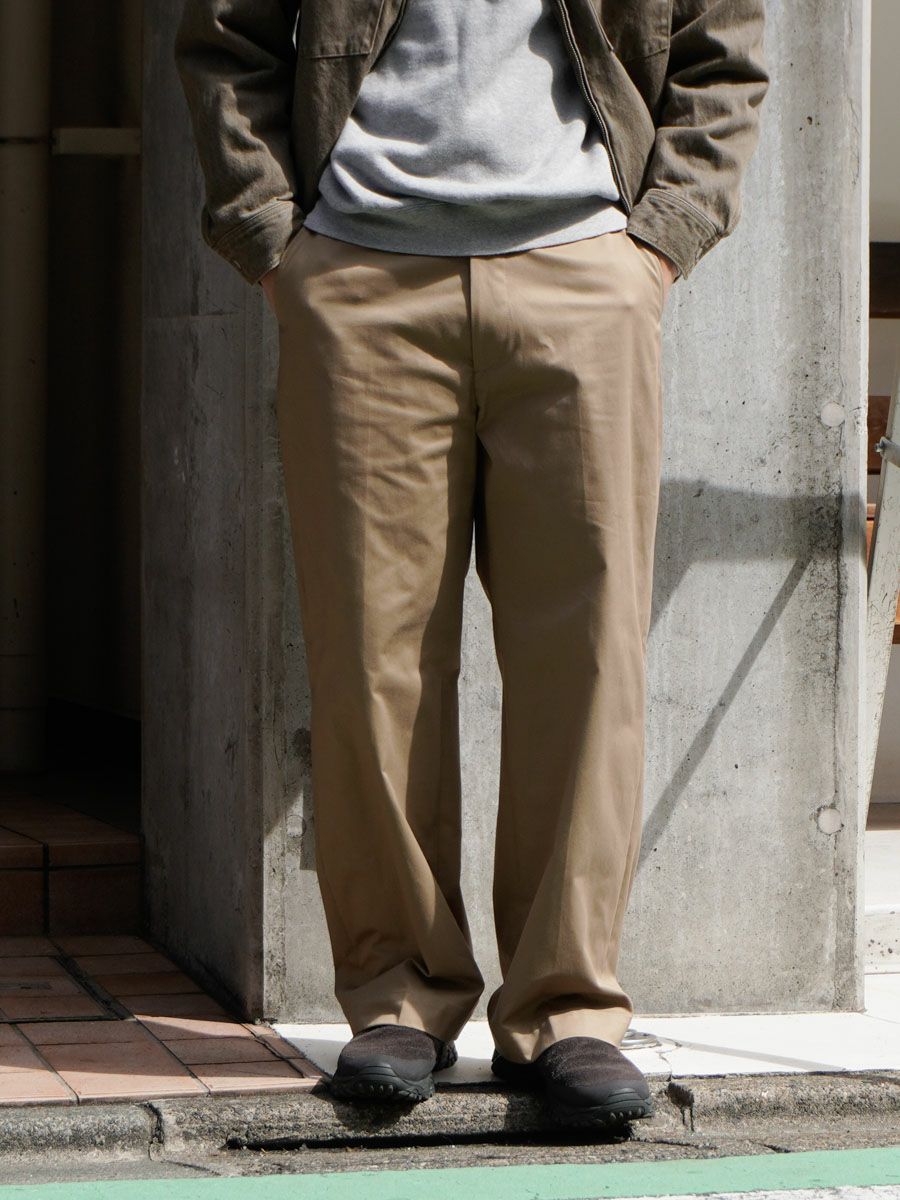 NO TUCK CHINO TROUSERS[CAMEL] | 1LDK (ワンエルディーケー) 公式サイト