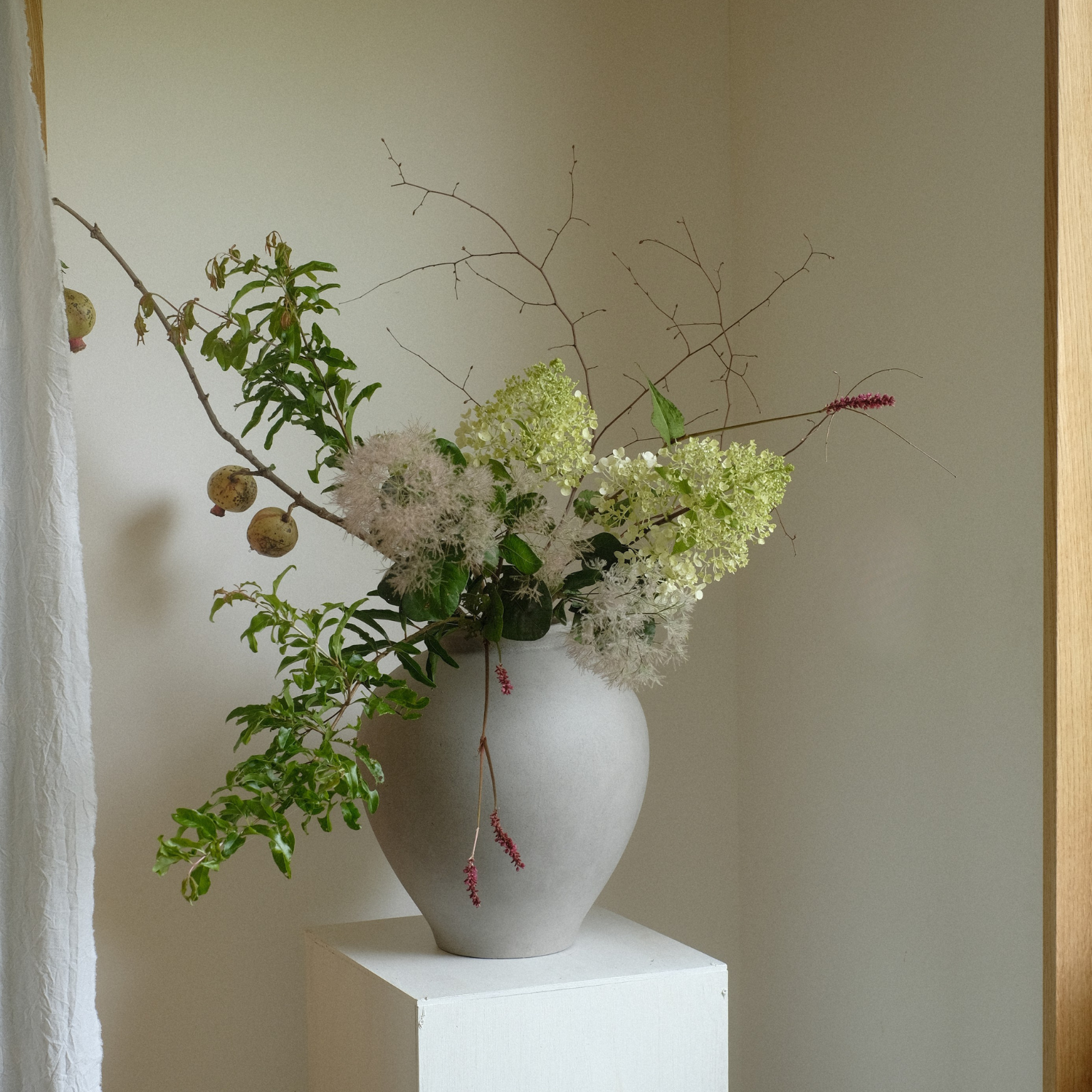 陶器 花瓶 中型 茶色と黄土色 陶器 花瓶 中型 茶色と黄土色 陶器 花瓶