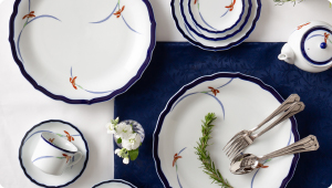 新品未使用品】【香蘭社】ルリ金彩梅春蘭 ボンボニエール ルリ金彩梅