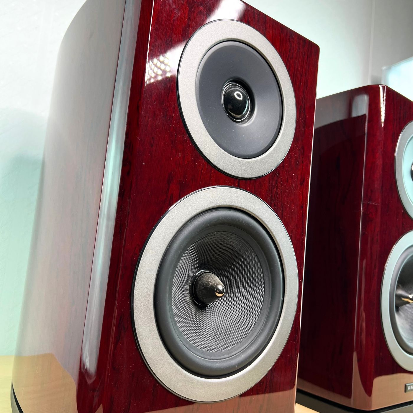 ワーフェデール REVA-2 スピーカー 赤