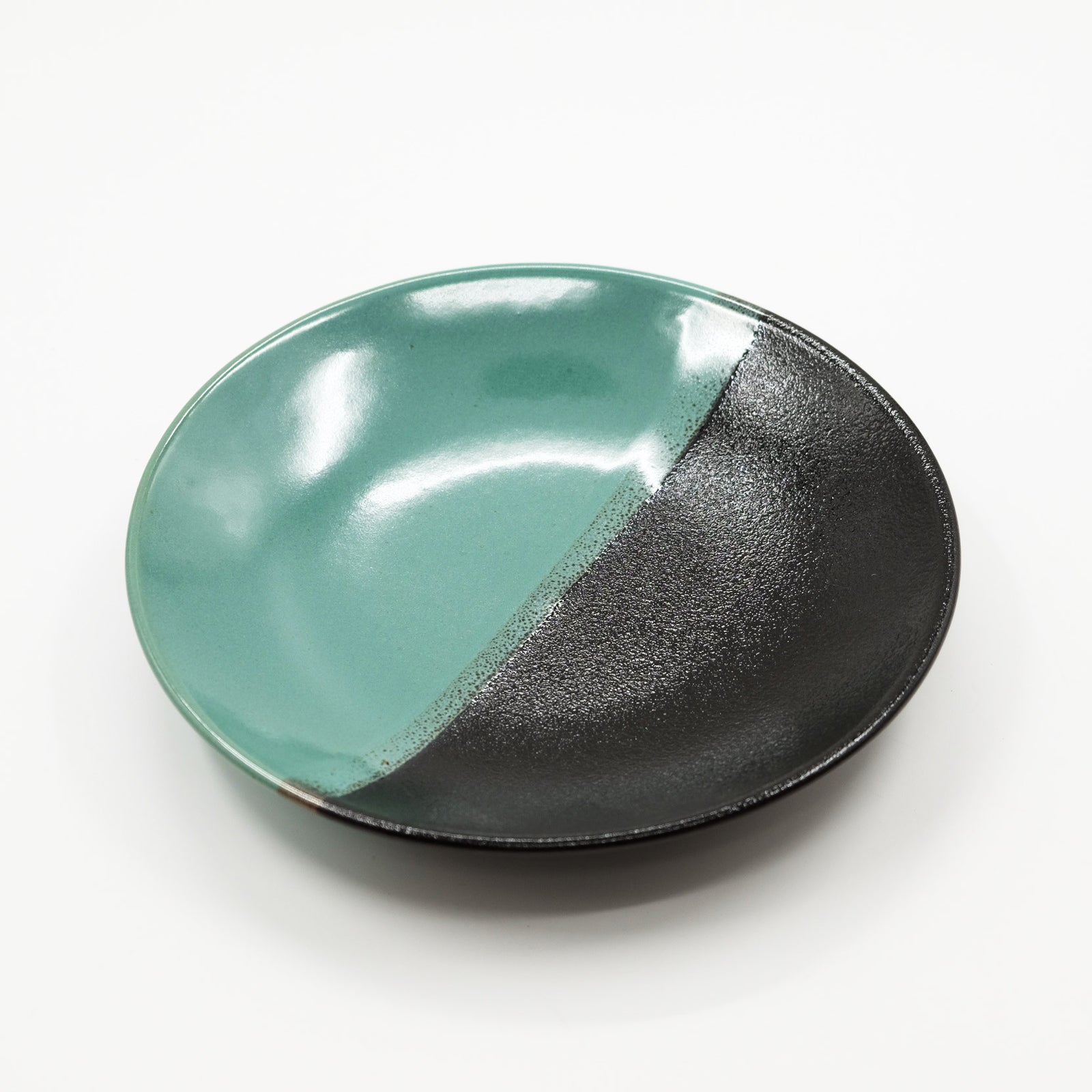 益子焼 so many years 民藝 和平皿 染分黒青 Φ25×H4cm – Osmund Drive