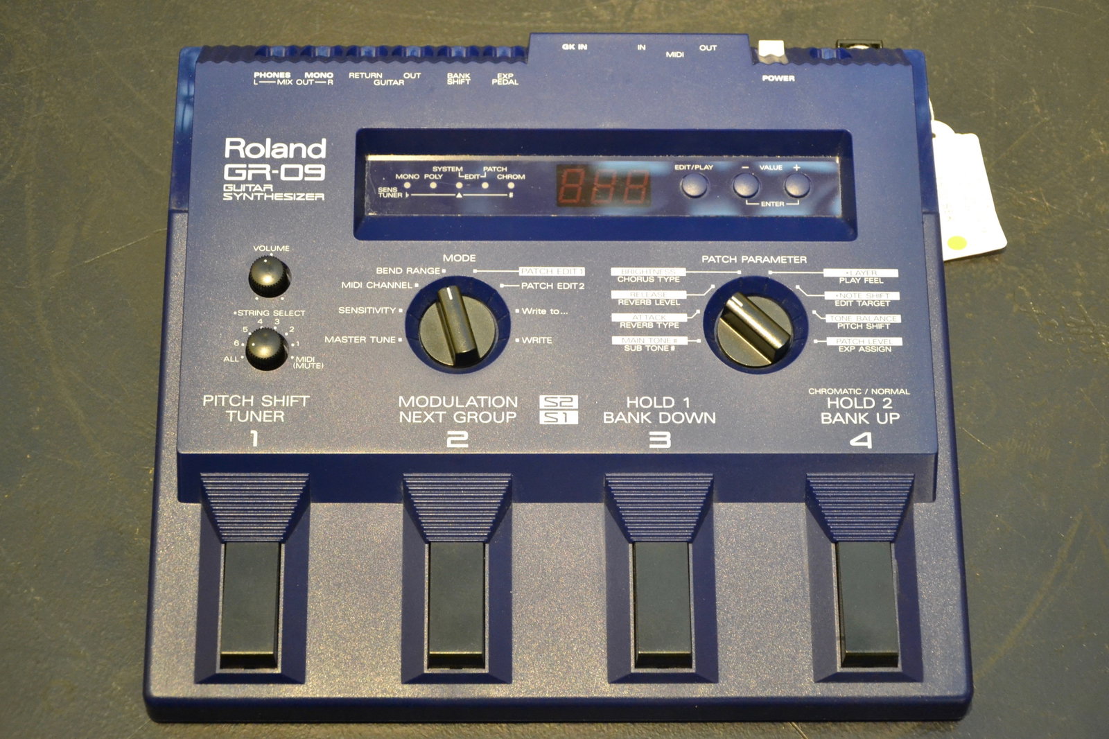 Roland GR-09 GUITAR SYNTHESIZER
