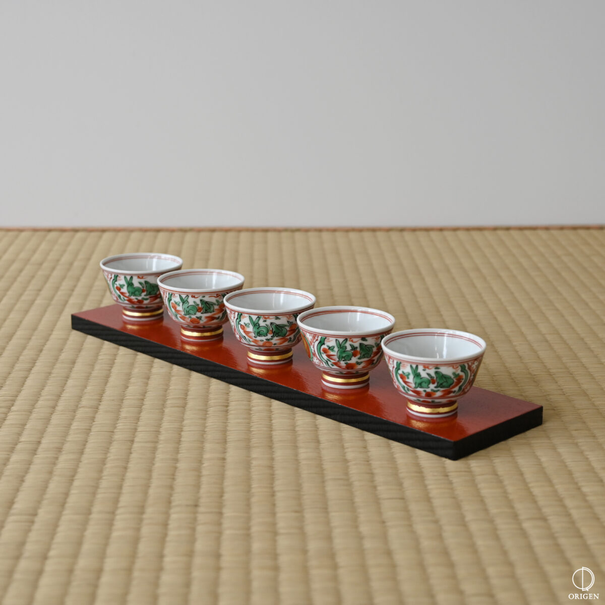 竹泉作 ぐい呑み 赤絵 染付 干支 龍 丁卯年正月 共箱