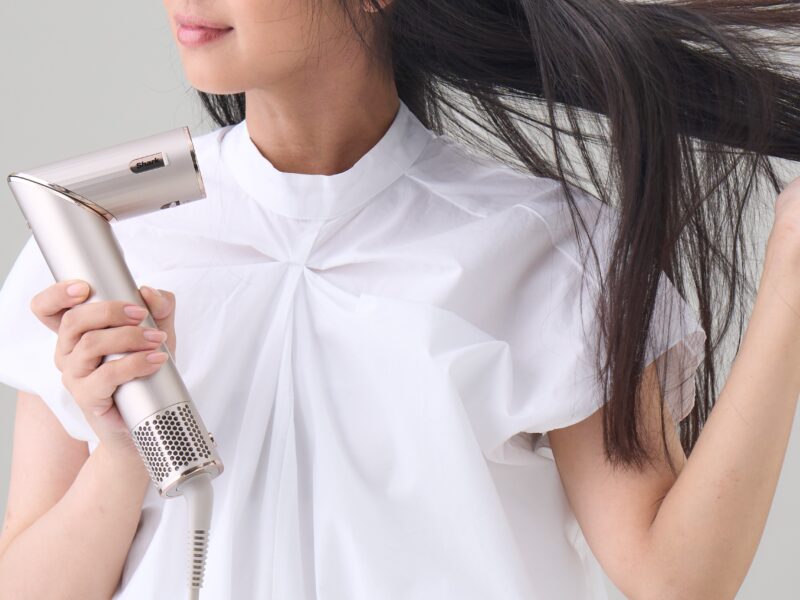 体験レポ】たった数分でツヤ髪に⁉ 「シャーク」最新ドライヤーの効果を