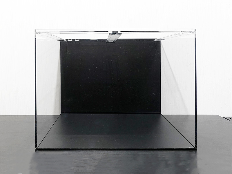 オーダーメイド・アクリル水槽】2面(背・底)ブラック・リブ穴加工