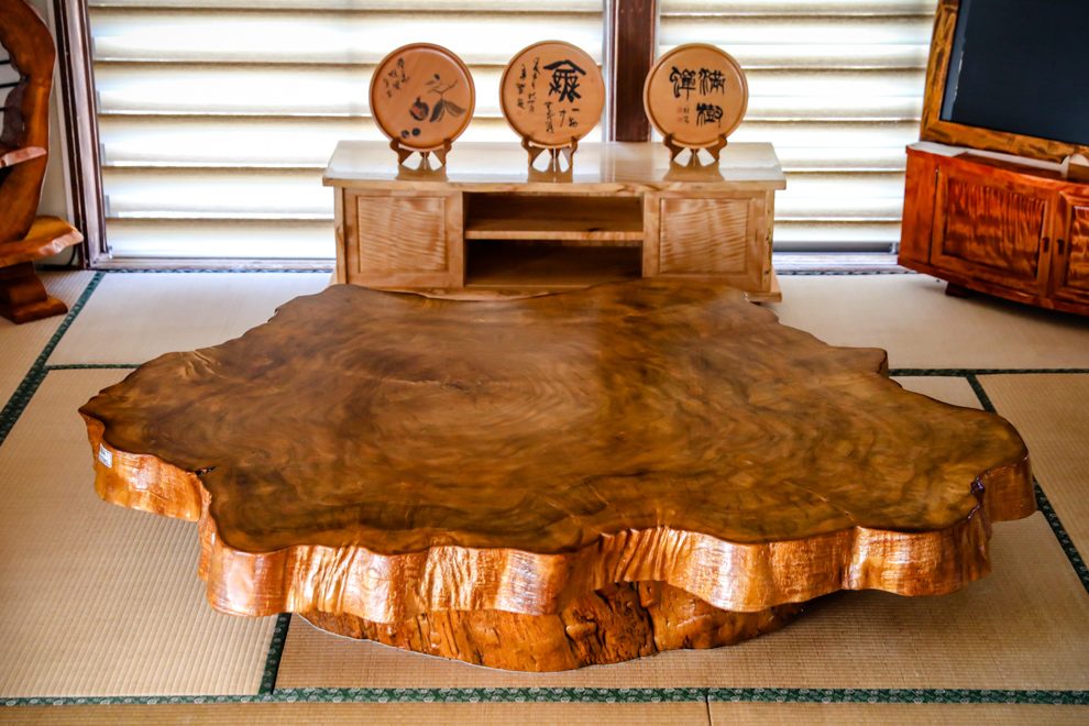 輪切りテーブル・円卓 | 秋山郷 本物無垢の輪切りテーブル発祥の地「山