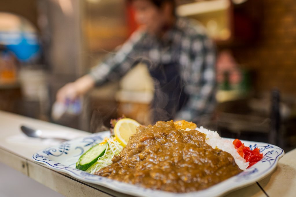 パンダが18」で味わうアオハルはカレー味。 - 三重県に暮らす・旅する