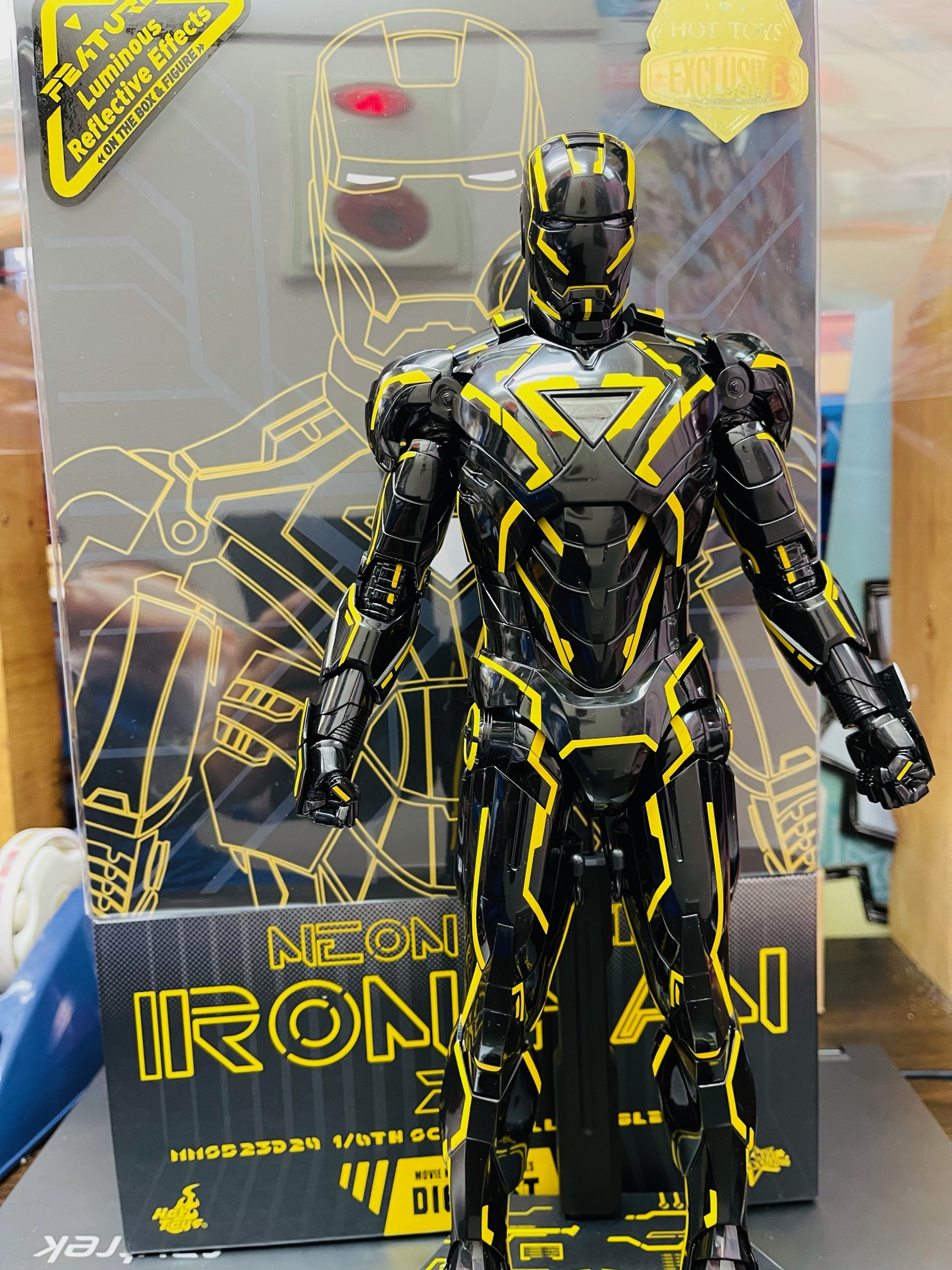 DIECAST ホットトイズ アイアンマン マーク6 ネオンテックイエロー版