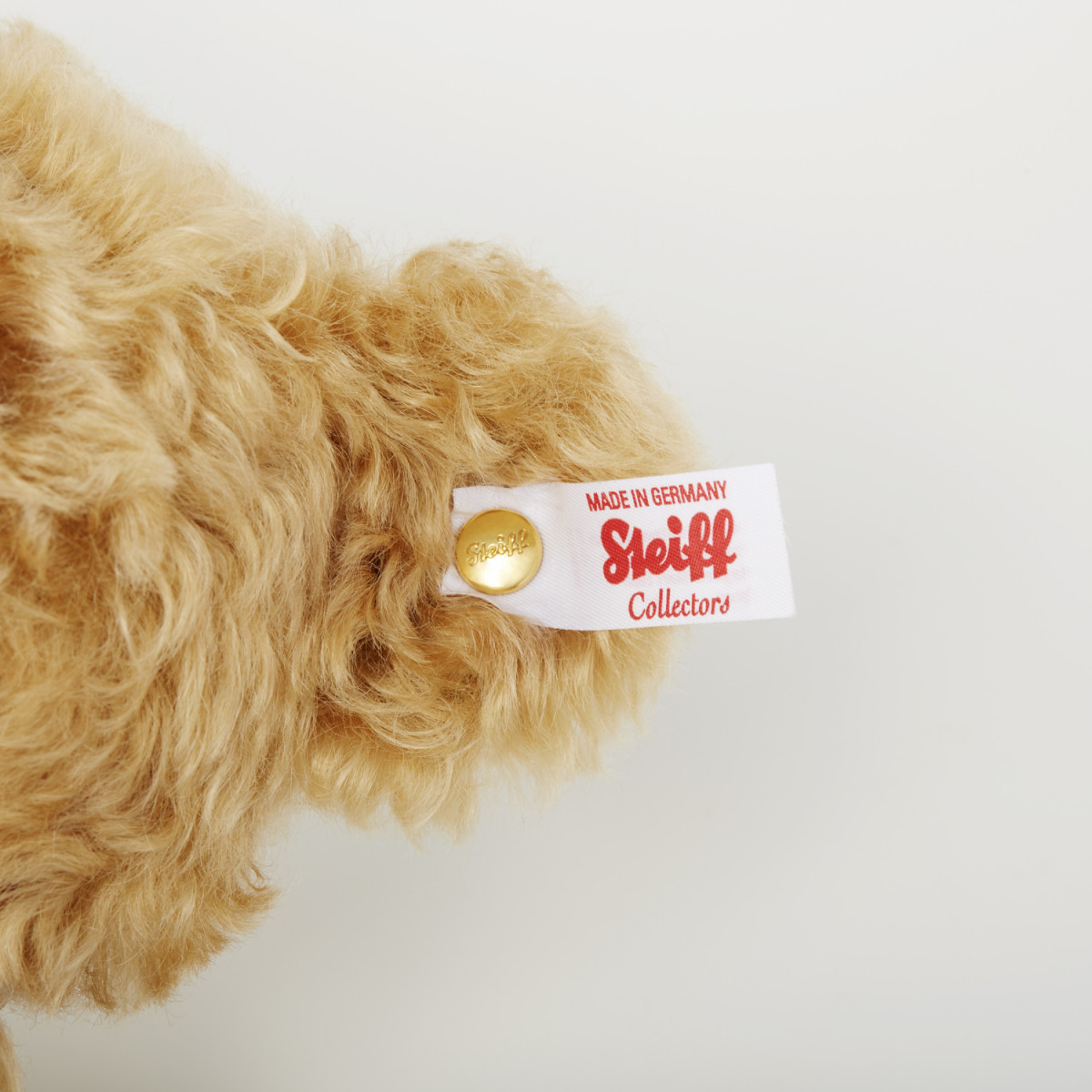 ONE PIECE』チョッパーとシュタイフがコラボ！ 4万円の青鼻テディベア