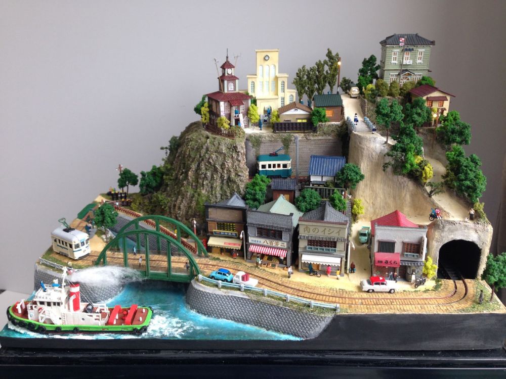 魔女の宅急便」の街並みを鉄道模型で再現 71歳ジオラマ作家の飽くなき