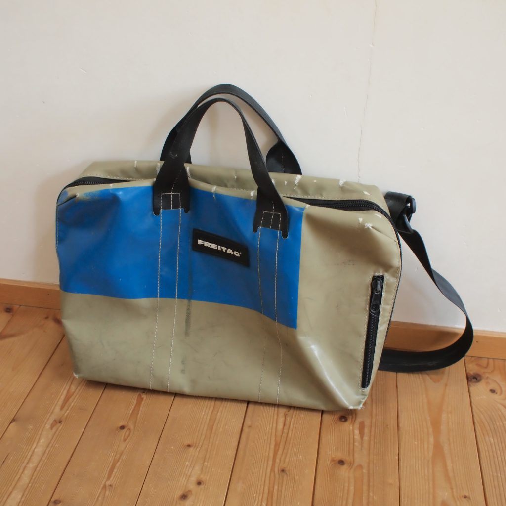 FREITAGのバッグの修理 | おうちや Freitag f733 zippelin［下部に破損