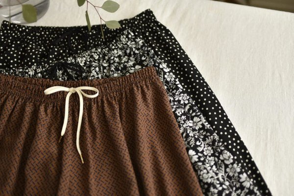 ゆったりフレアワイドパンツ – OURHOME