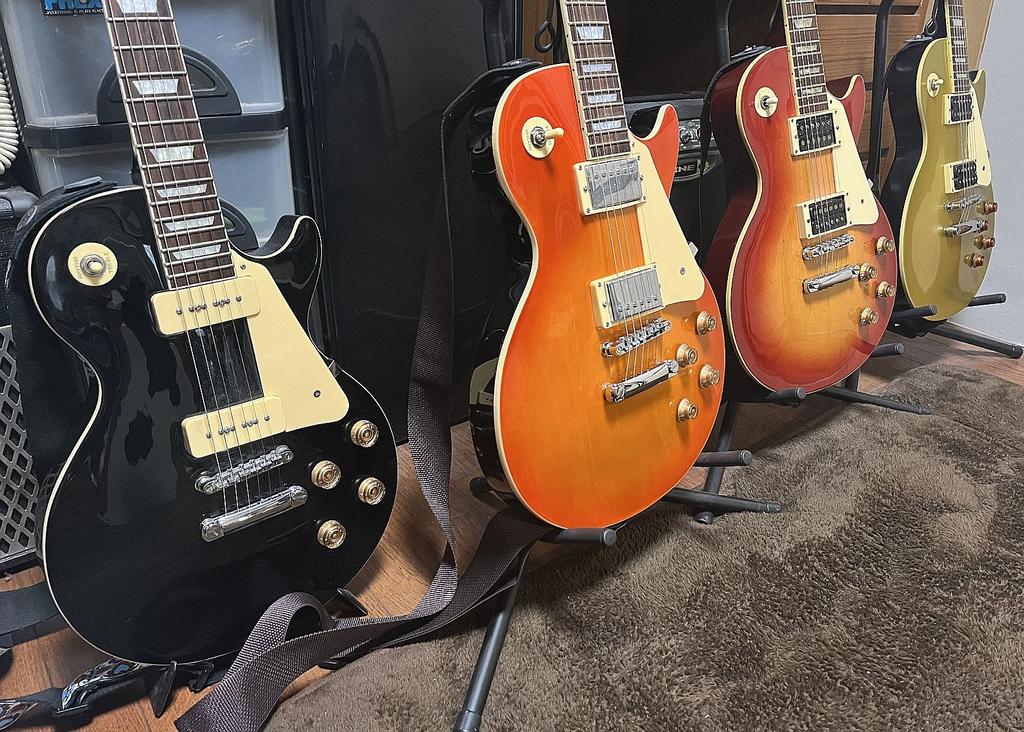 美品 PLAYTECH LP400 Honey Burstレスポールタイプ PLAYTECH ( プレイ