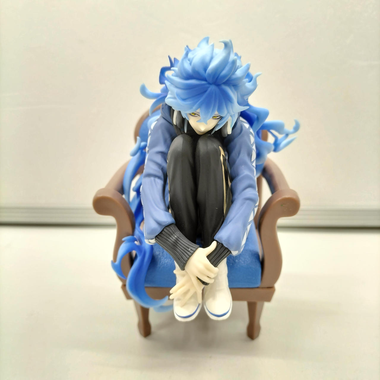 ツイステ イデア・シュラウド フィギュア プライズ 膝を抱えて座る