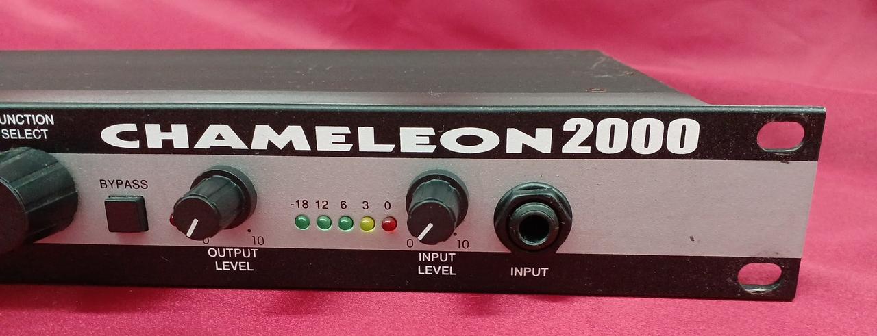 ROCKTRON CHAMELEON2000 1Uエフェクタ ROCKTRON CHAMELEON2000 1U