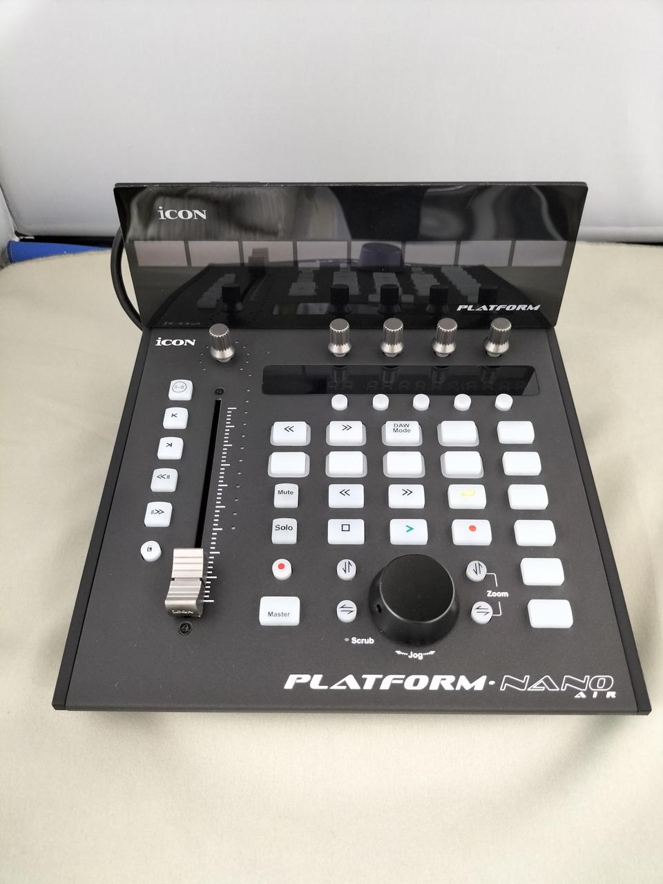 PLATFORM NANO / iCON MIDIコントローラー iCon Platform nano ICON P1