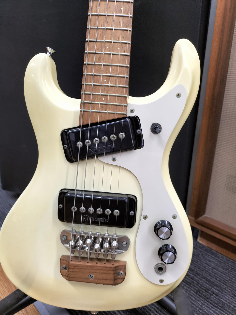 モズライト Mosrite ミニギター Mosrite 極小すぎて演奏不可！？限界