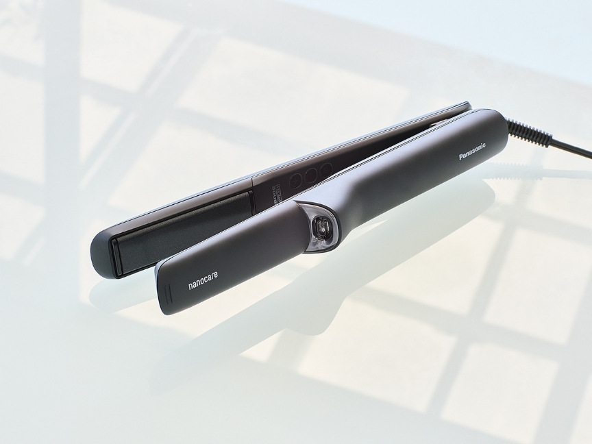 雨や湿気による髪悩みについて語る！ 進化したストレートアイロン