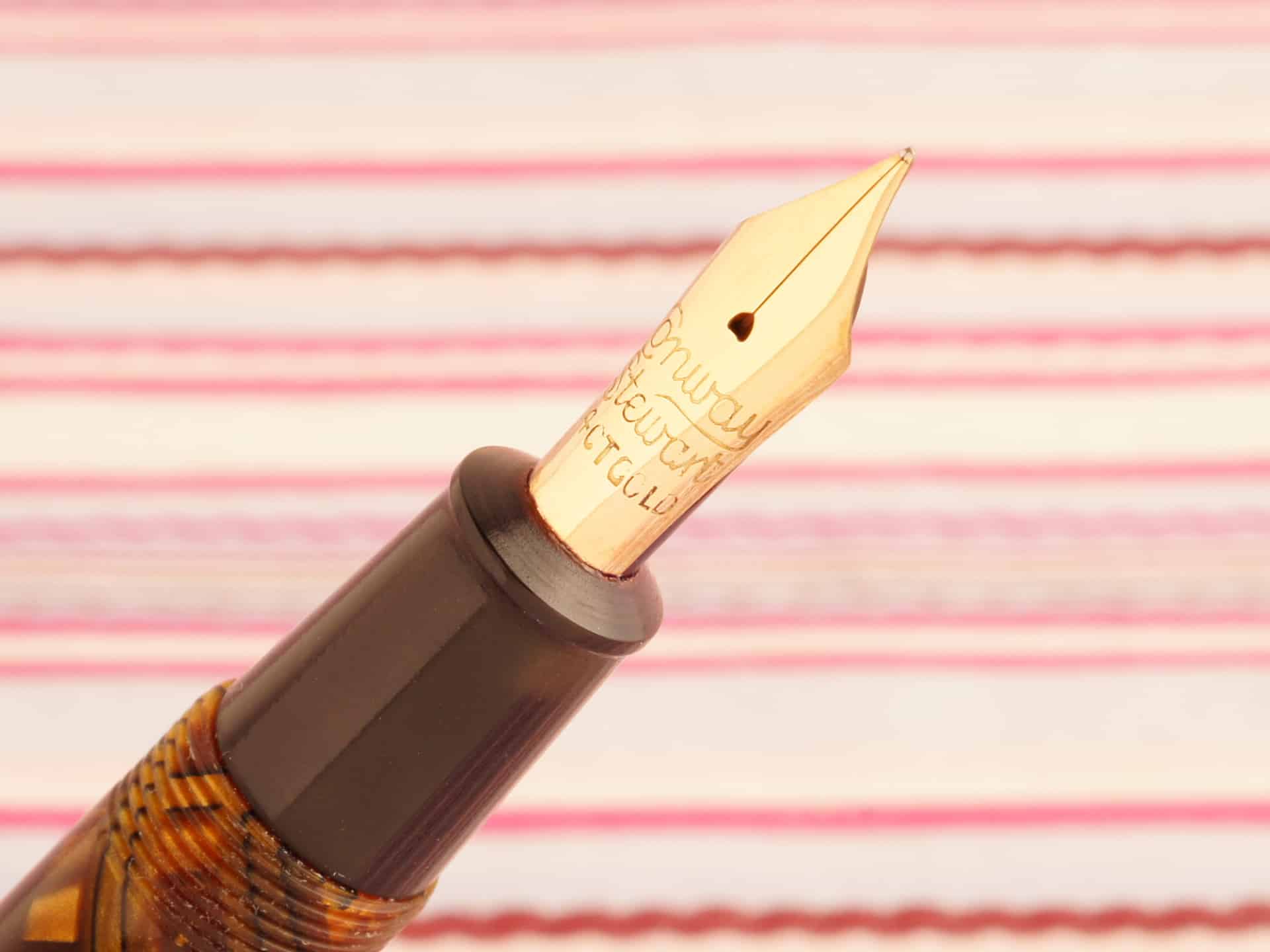 Conway Stewart 27 Executive Tiger-Eye Gold Marble Fountain Pen