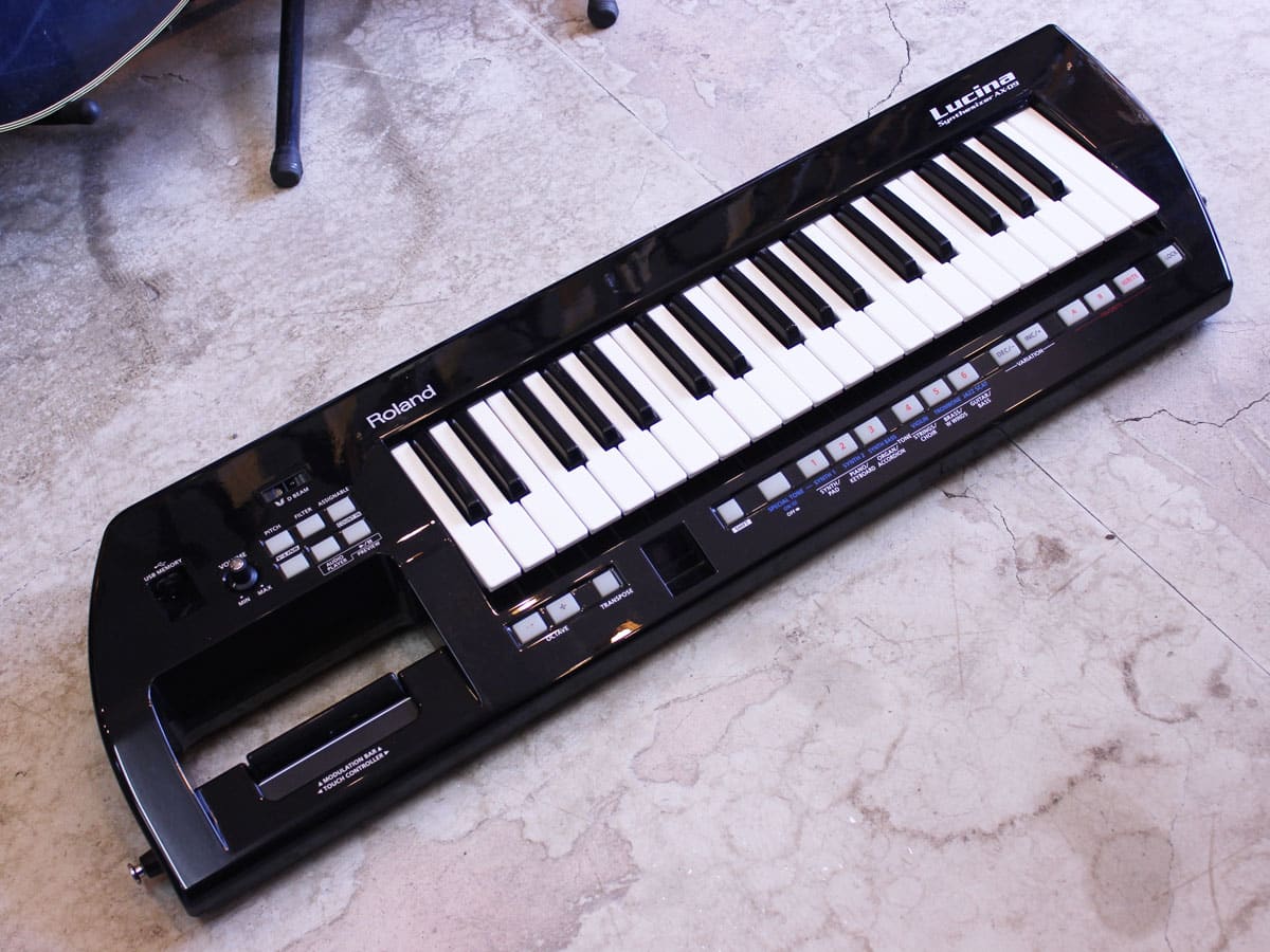 ROLAND Lucina シンセサイザー AX-09