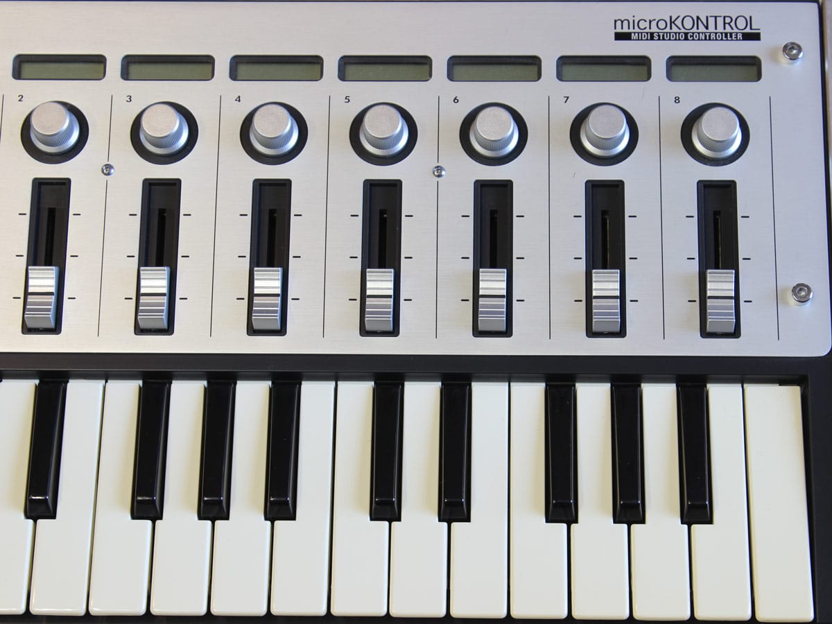 中古】KORG microKONTROL MIDIキーボード 37鍵 - 神奈川県の中古楽器店