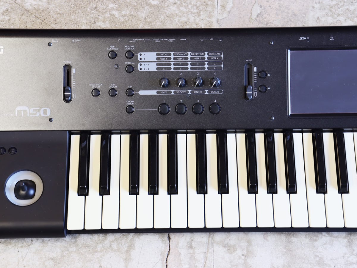 本日0時まで限定価格】 KORG M50-61 ケース付き 61鍵 【公式通販】