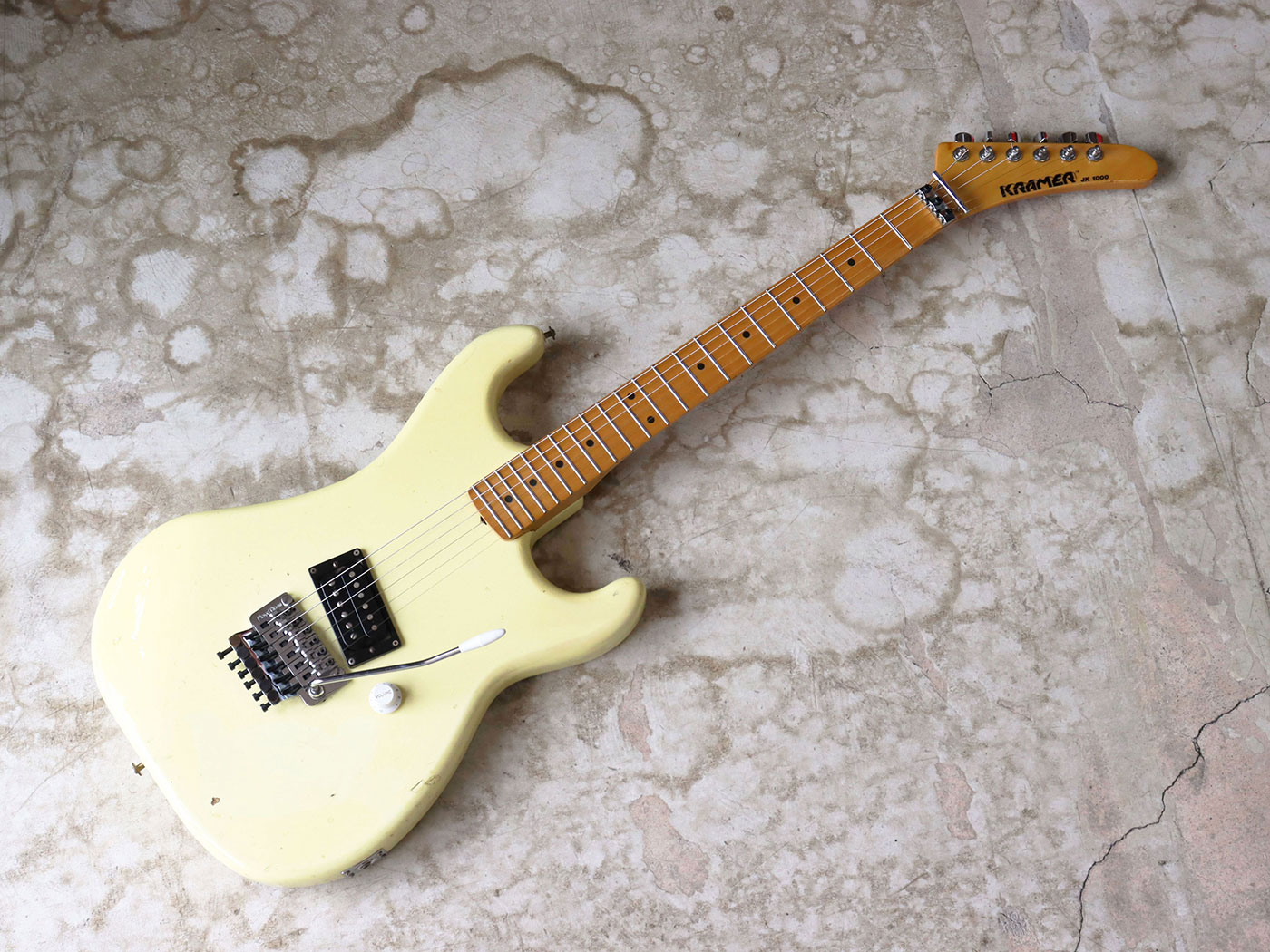 中古】KRAMER JK1000 バナナヘッド ホワイト - 神奈川県の中古楽器店