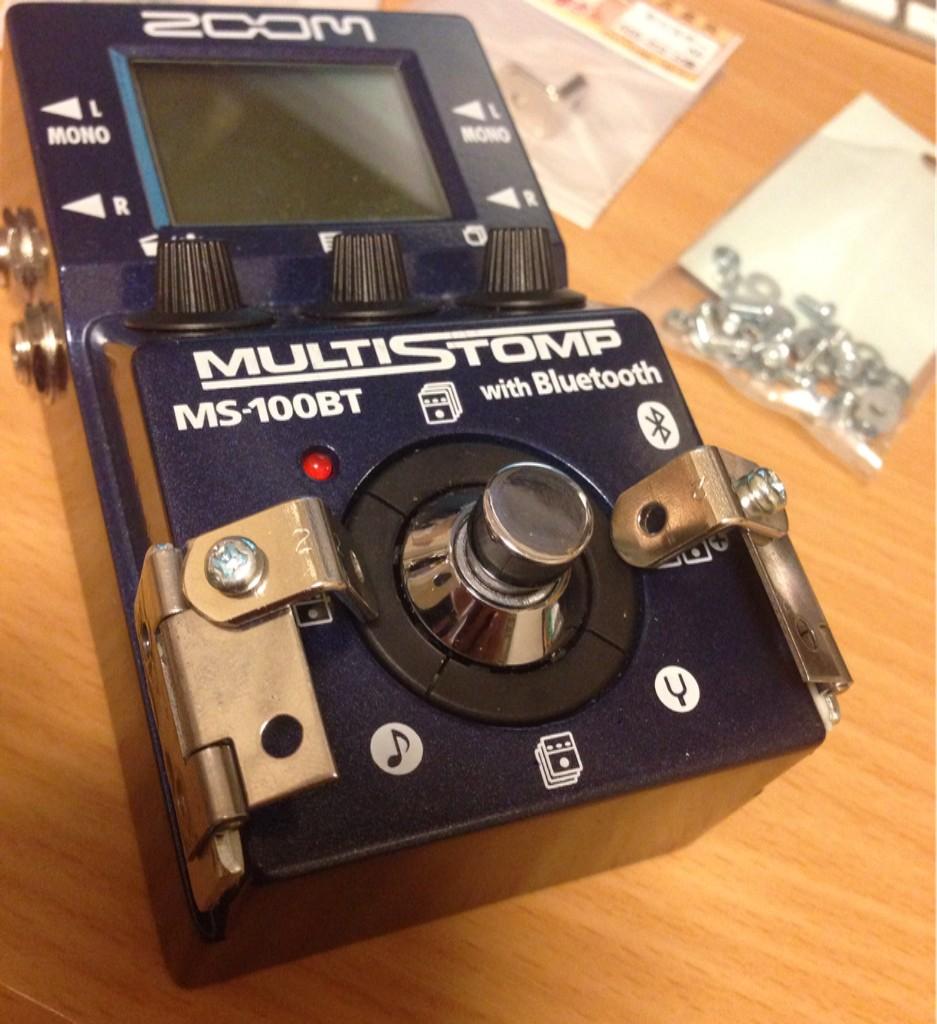 Zoomペダルのスイッチを足でも押せるように改造したったぜ〜ψ(｀∇´)ψ