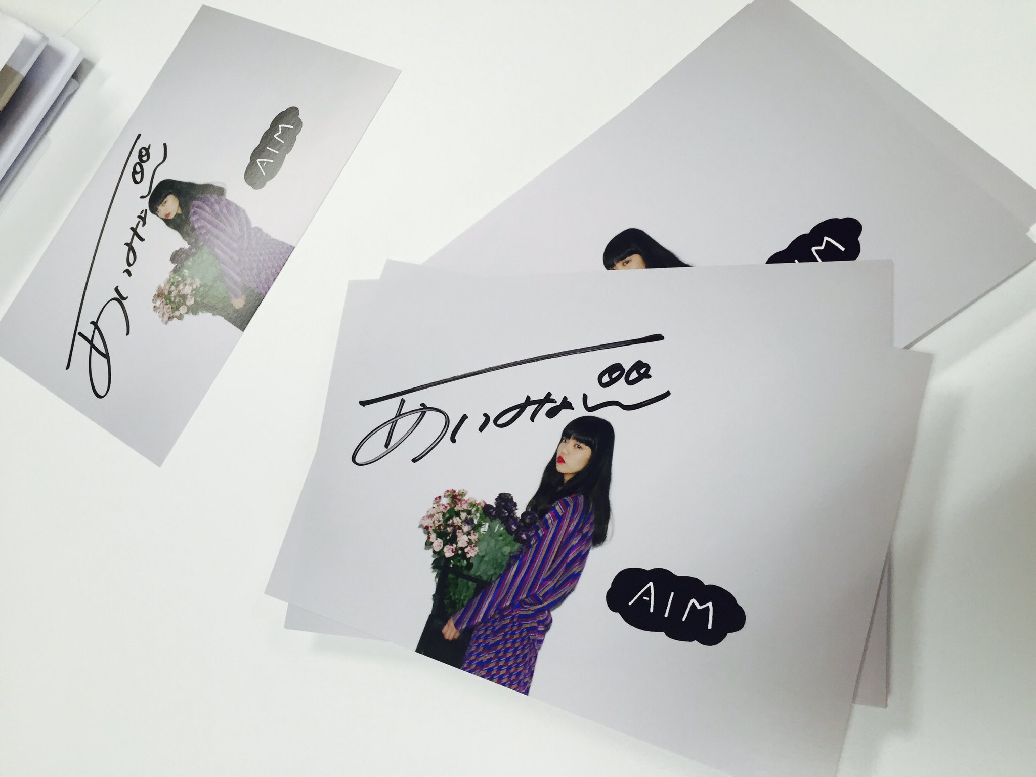 YS】あいみょん サイン入りパネル YS】あいみょん サイン入りパネル