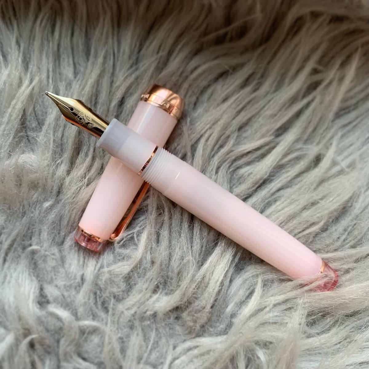 八文字屋 久保桜ブルームピンク 万年筆 細字F 八文字屋万年筆久保桜