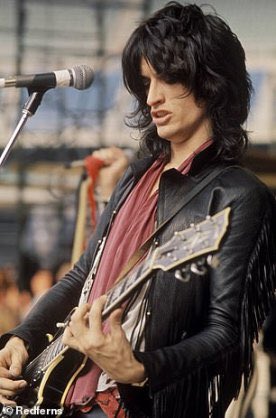 Happy Birthday Joe Perry 9月10日は、Aerosmithの ジョー・ペリーさん