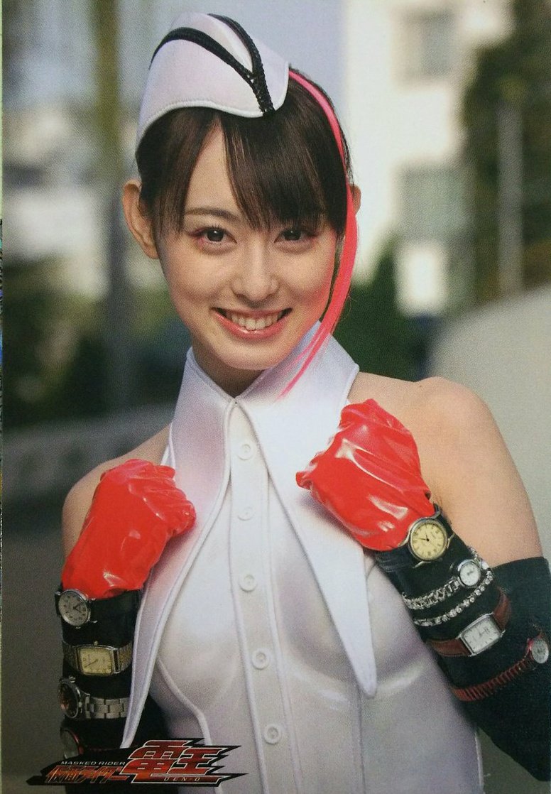 仮面ライダーアギト 風谷真魚 秋山莉奈 直筆サインカード 2239] 秋山