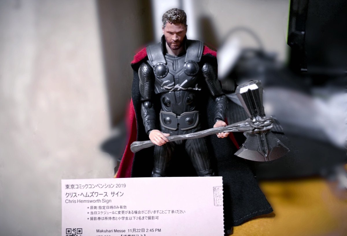 直筆サイン入り写真 クリス・ヘムズワース マイティ・ソー/フレーム別