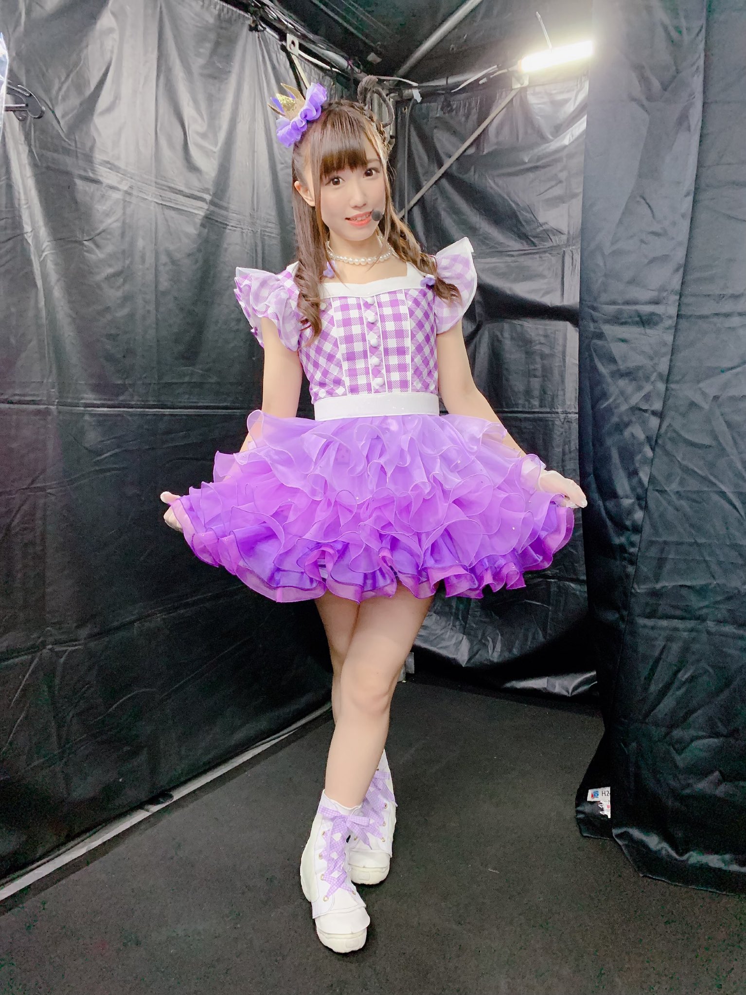 ラッフルくじ 鈴木愛奈 1等 サイン入りアクリルパネル 衣装B 販売